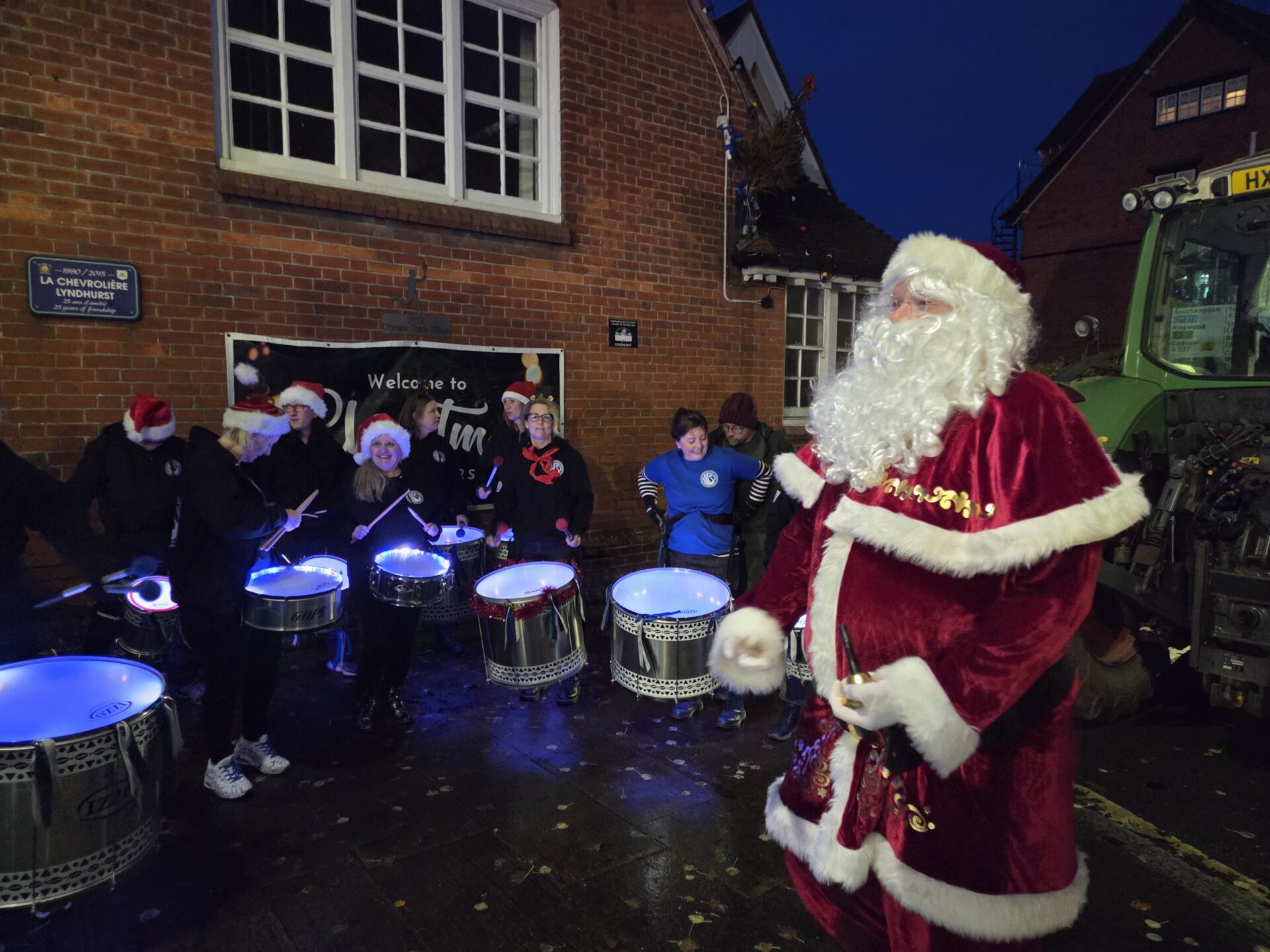 Samba and Santa in Lyndhurst