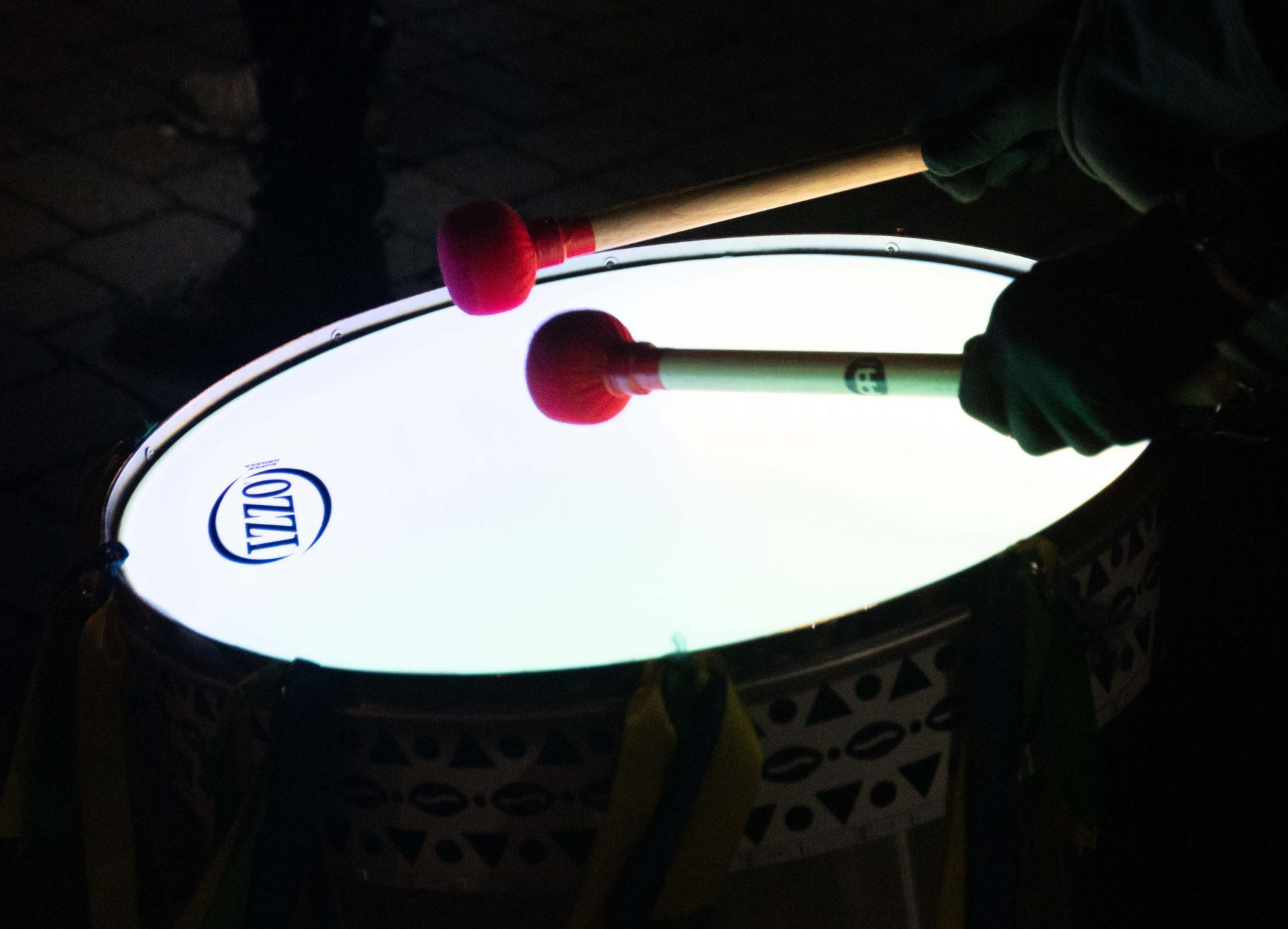 lit up drum